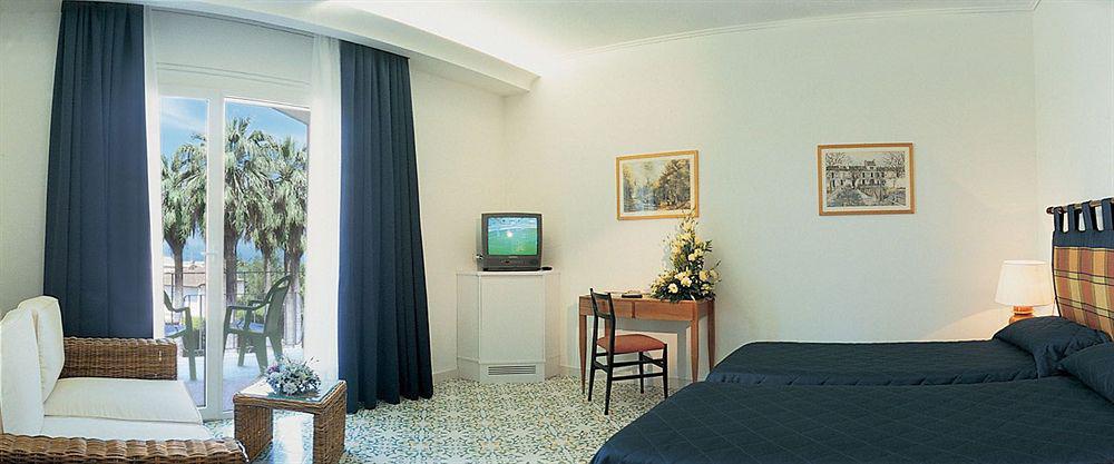 So' Lifestyle Hotel Sorrento Room photo